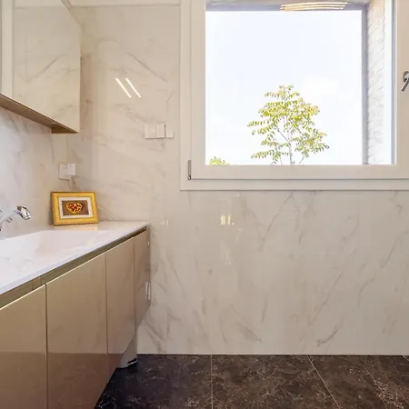 Villa 15 Minuti Da Bologna, Moderna In Campagna